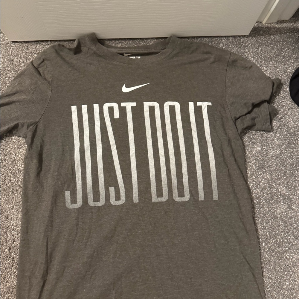 Nike Gray 'Just Do It' T-Shirt